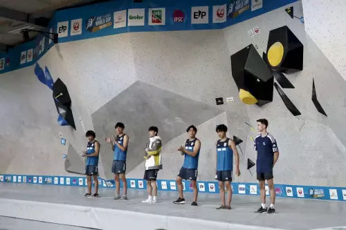IFSC-Brixen-Climbing-World-Cup-2023-Finale-Maenner-.webp